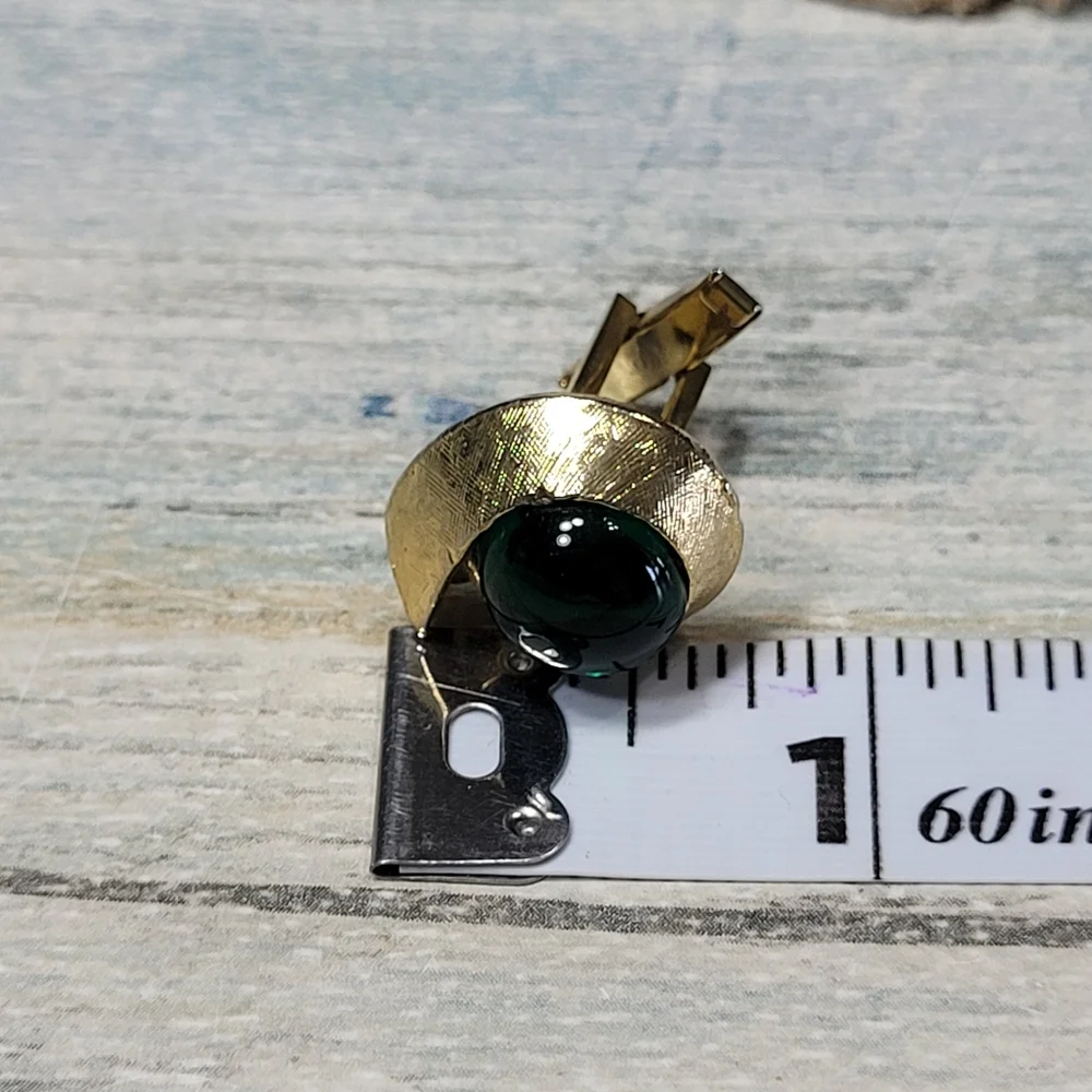 Elegant Gold and Green Cufflinks.
